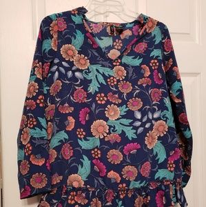 Cute comfortable blouse